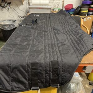 6’9 stable rug NEW