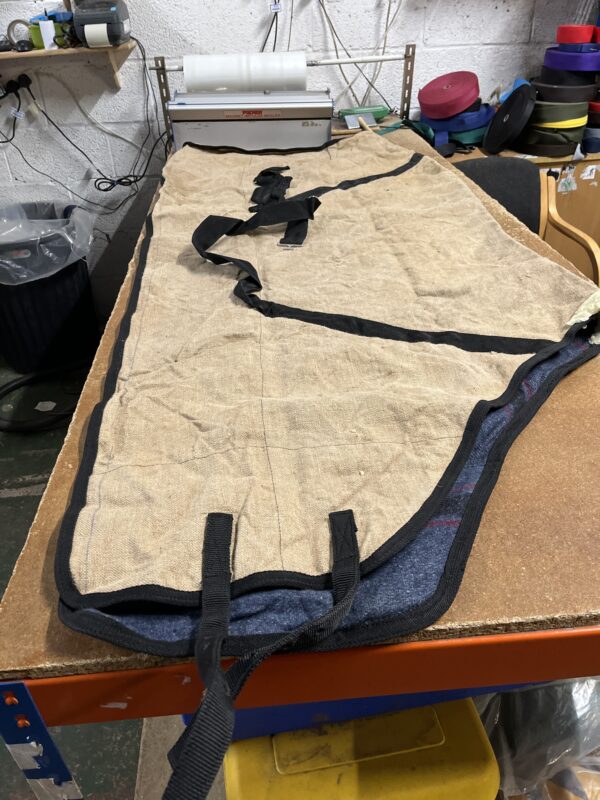 5’9 hessian stable rug