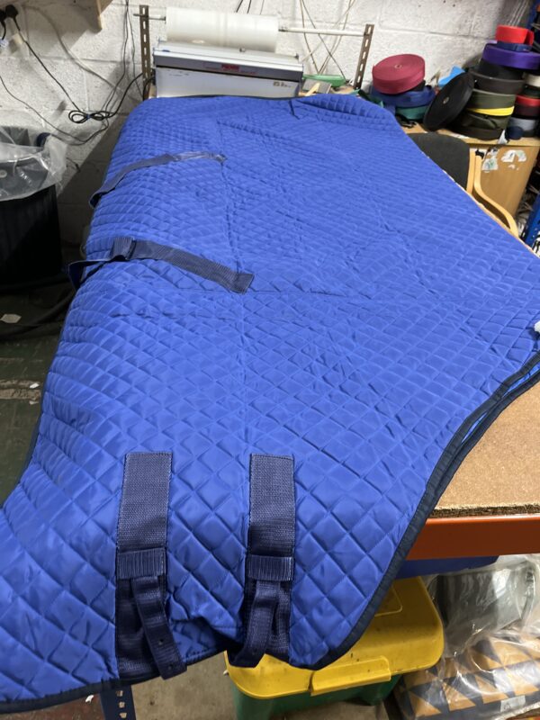6’9 l/w stable rug NEW