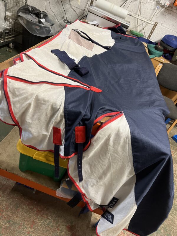 6’9 Rainsheet/ fly rug