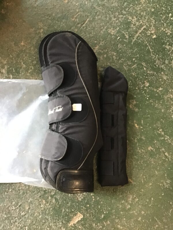 Mark Todd travel boots front full
