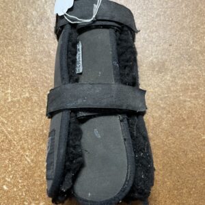 Medium black fluffy tendon boots