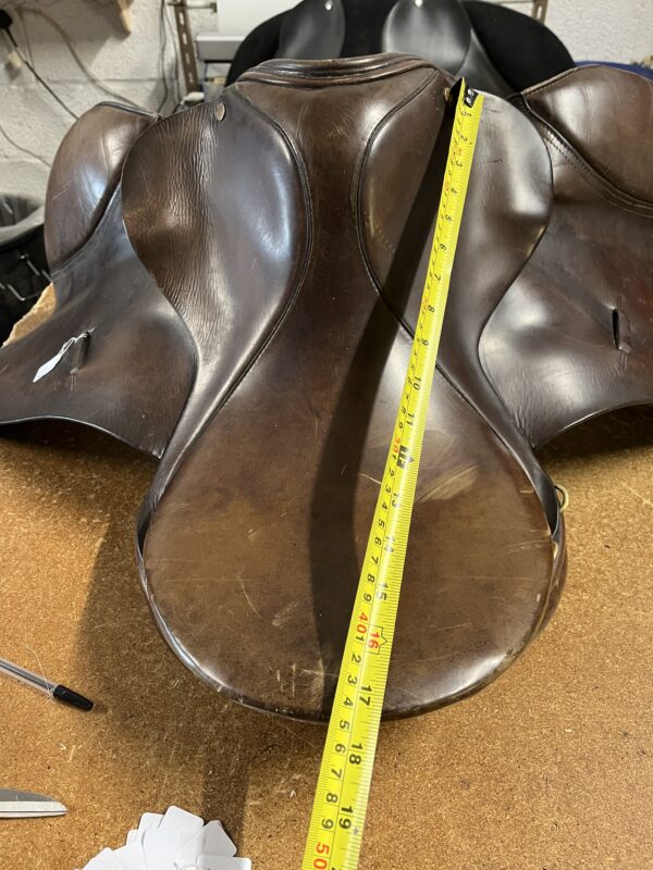 17” wide saddle