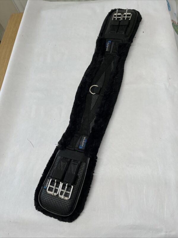 Shires amra 28” girth