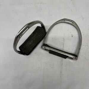 5” stirrup irons w/tread