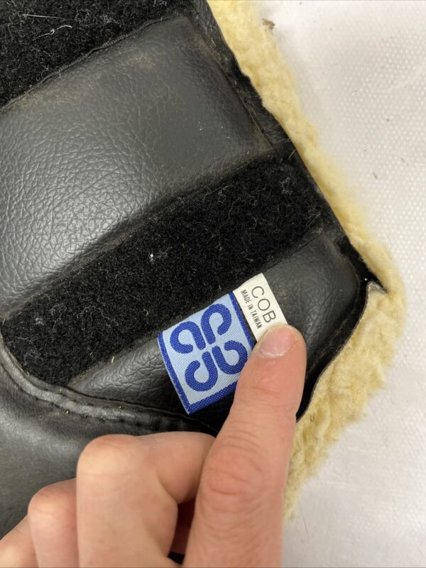 Cob sheepskin lined brushing boots - Image 2
