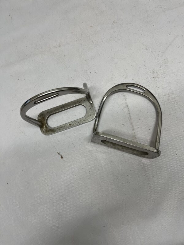 3 3/4” bent leg stirrup irons