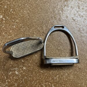 4” stirrup irons