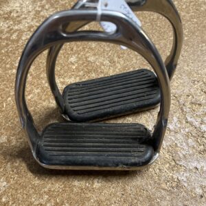 4.5” stirrup irons