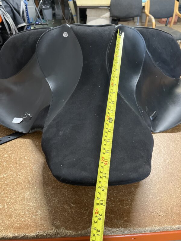17” wide thorowgood saddle