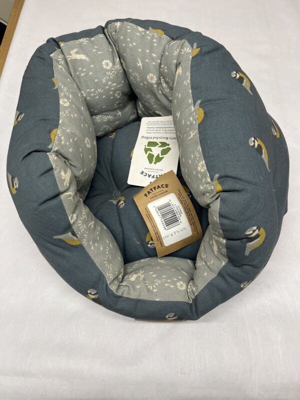 18” fatface deluxe dog bed