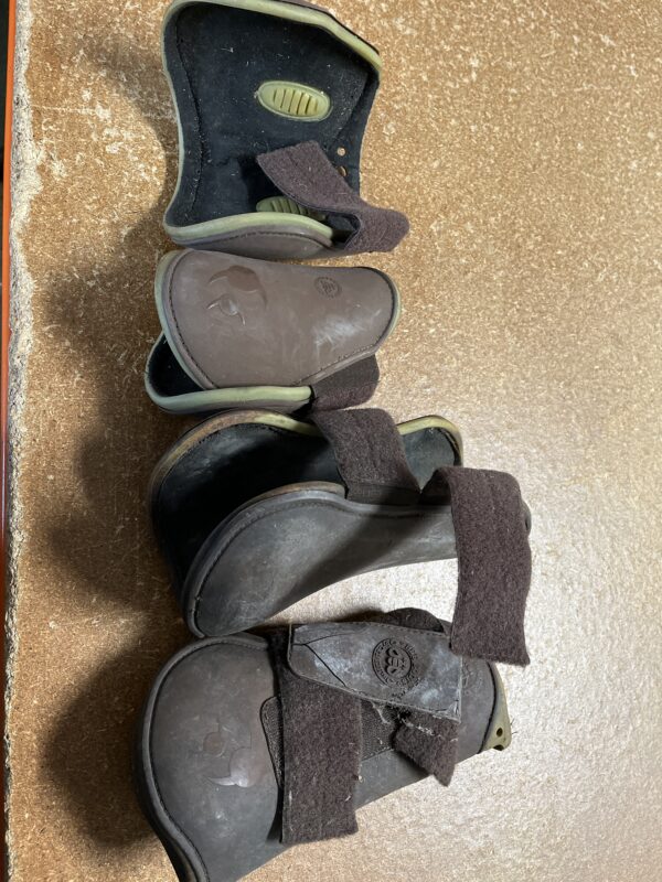 Tendon and fetlock boots