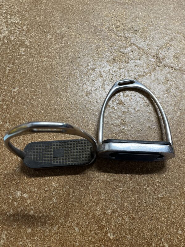 4.5” stubben stirrups