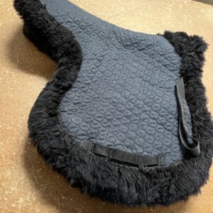 Cob Nuumed fluffy numnah