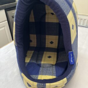 Small hooded pet bed