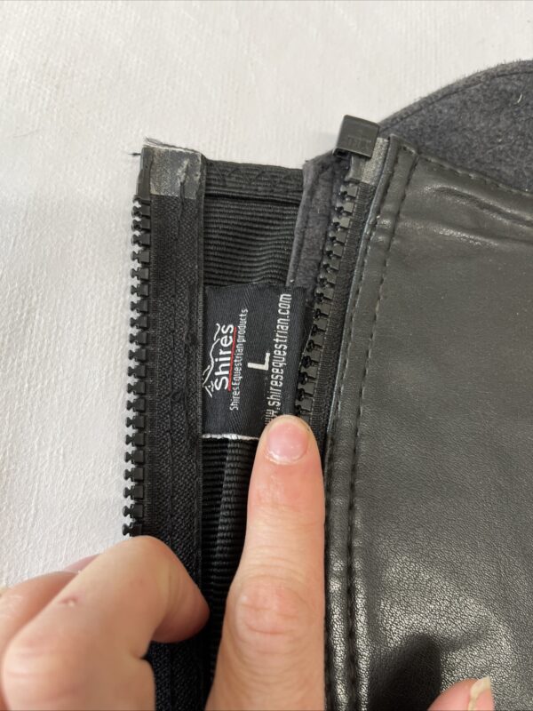Large black gaiters - Image 2