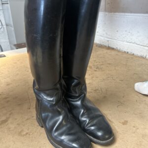 Regent riding boots size 4
