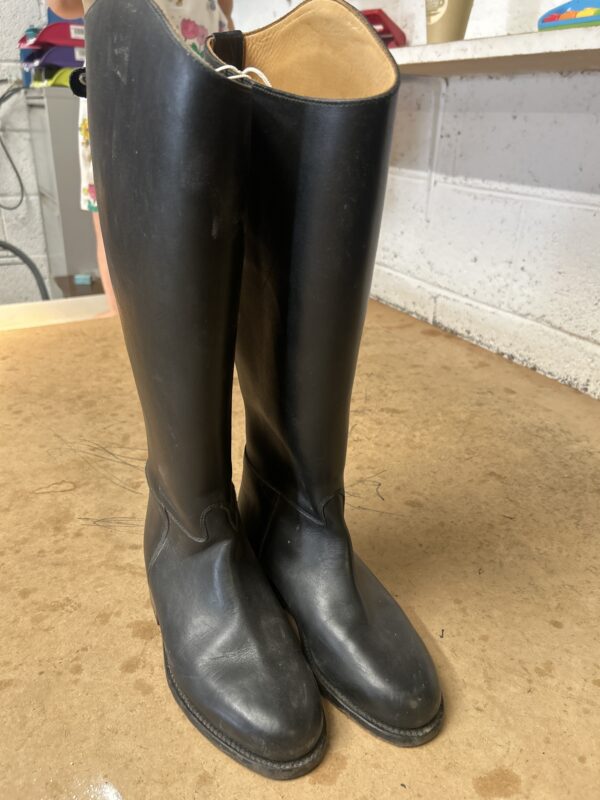 Regent boots size 3