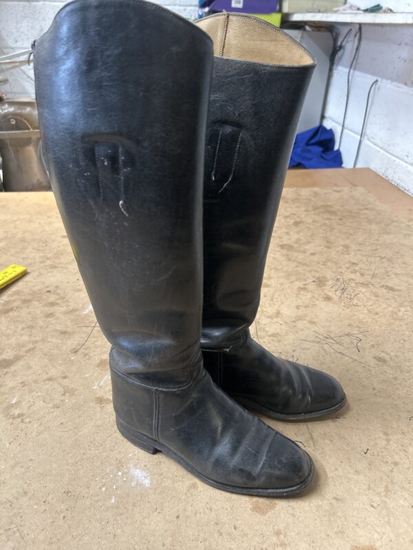 Long boots size 4