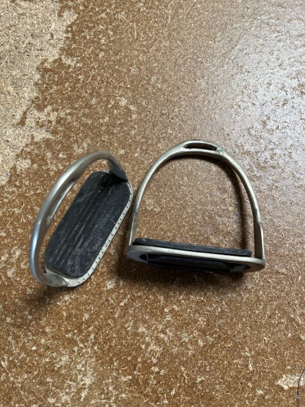 4 1/2” stirrup irons