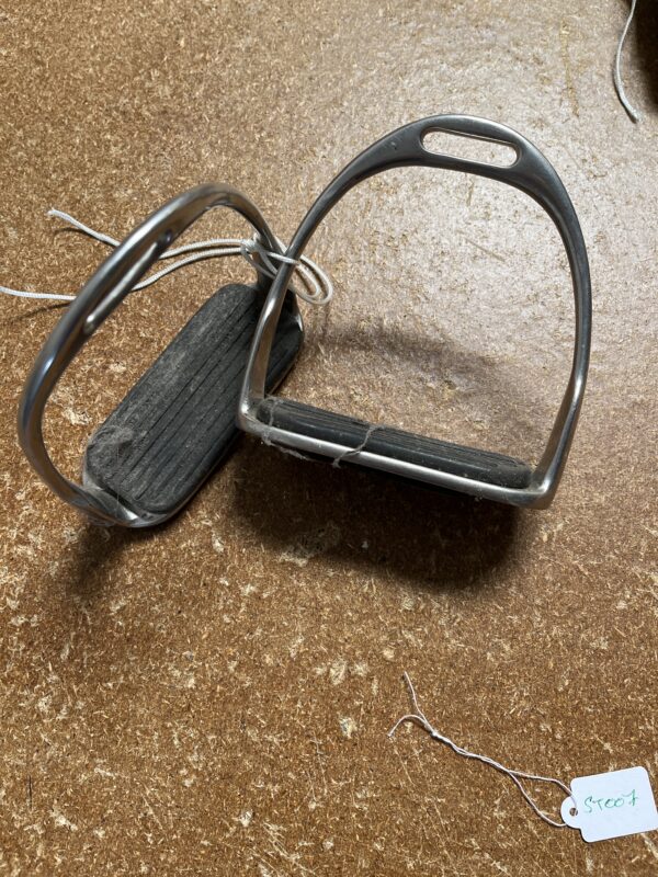4 1/4” stirrup irons