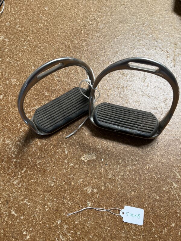 4 1/2” stirrup irons