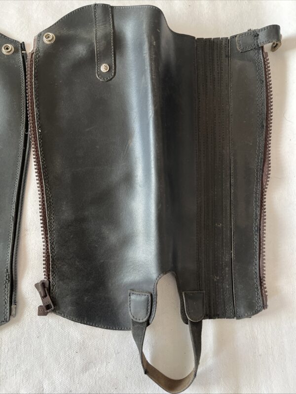 Small black gaiters - Image 2