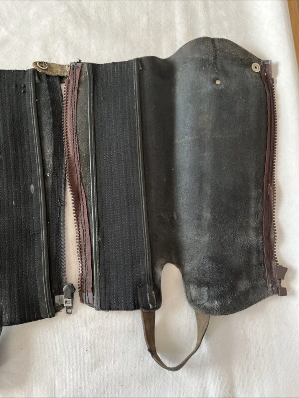 Small black gaiters - Image 5