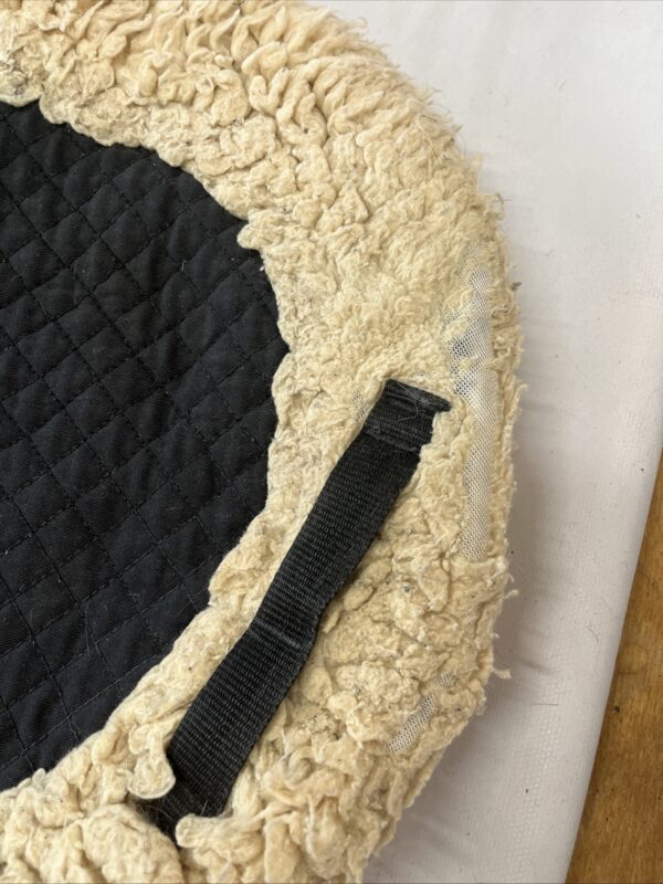Full black and sheepskin numnah - Image 2