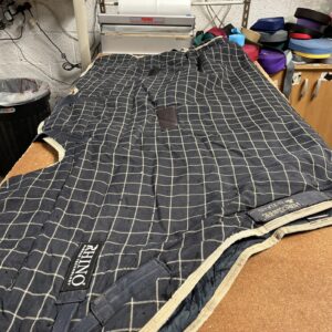 5’6 370g stable rug