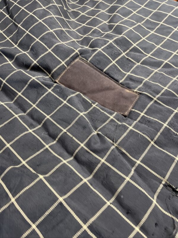 5’6 370g stable rug - Image 3