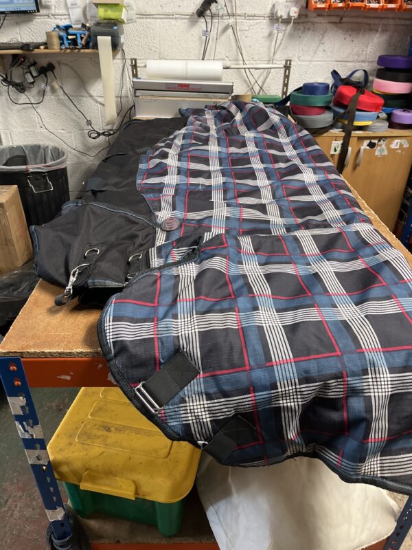 5’9 h/w combo turnout rug