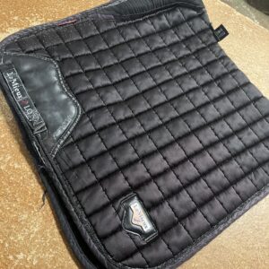 Large dressage pad