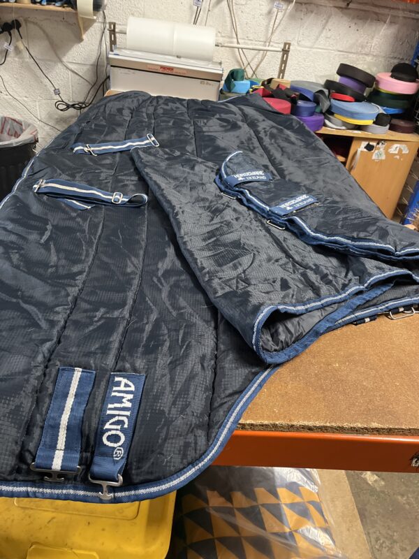 6’3 350g stable rug