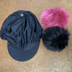 Hat silk with 2 pompom