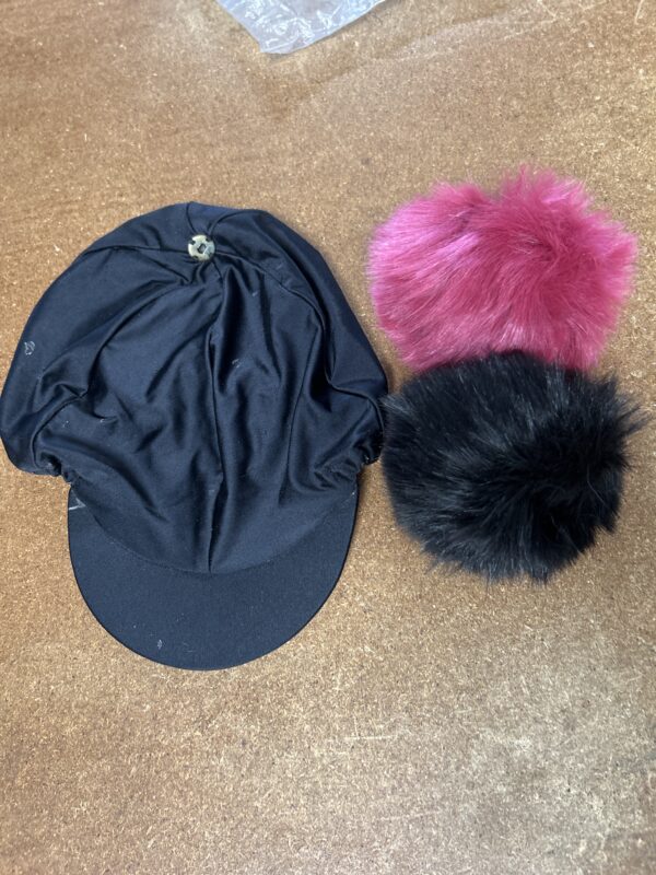 Hat silk with 2 pompom