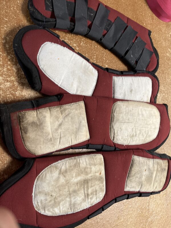 Cob set of travel boots