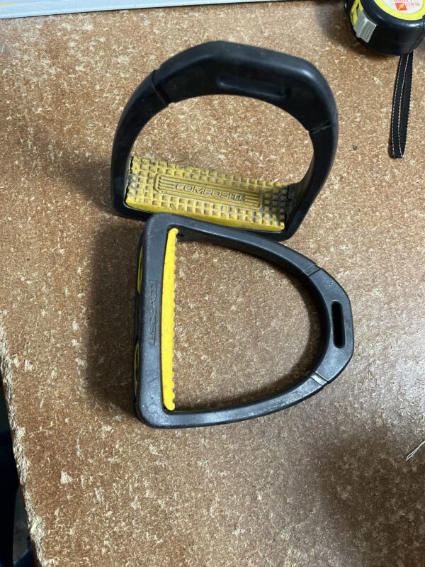 4 3/4” compositi stirrups