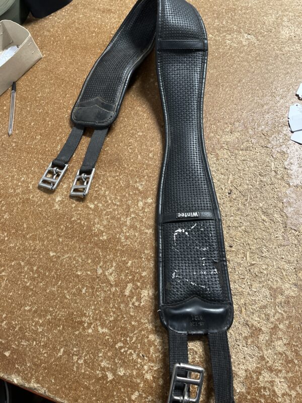 48” black wintec girth