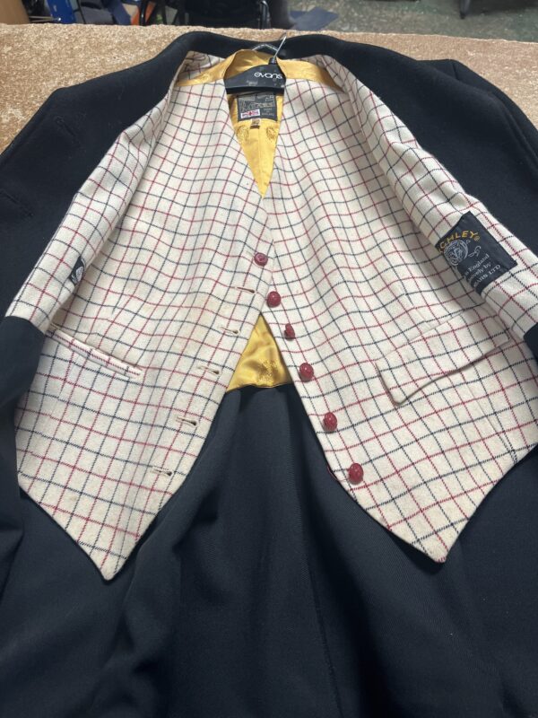42” black wool jacket with waistcoat - Image 2