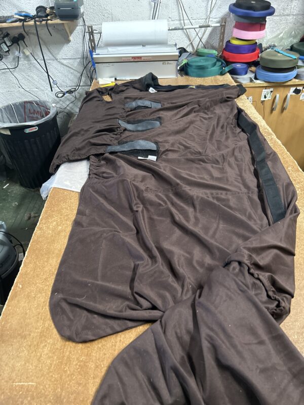Snuggy hood sweet itch 6’9