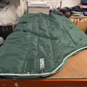 6’ 200g stable rug NEW