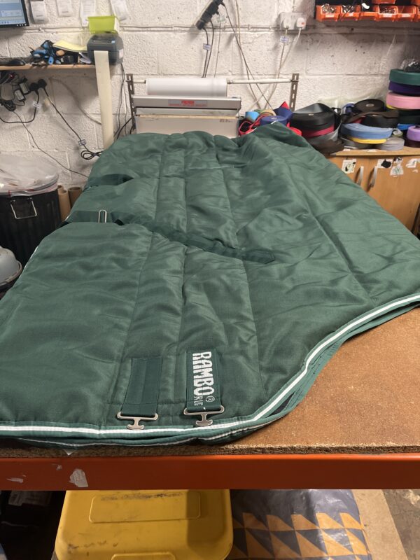 6’ 200g stable rug NEW