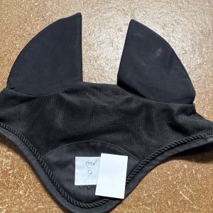 L black ears