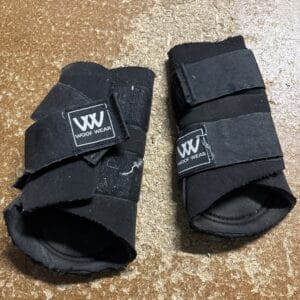 Medium black woofwear brushing boots