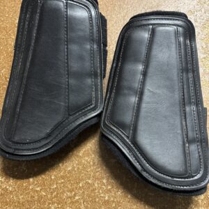 Medium black brushing boots