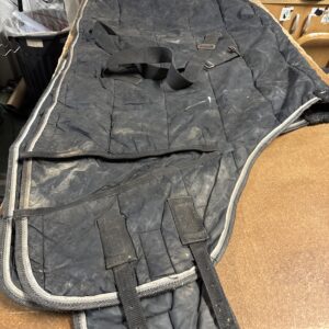5’6 200g stable rug
