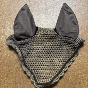 L brown ear bonnet