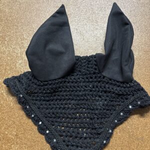 L black ear bonnet