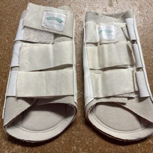 Full white brushing boots